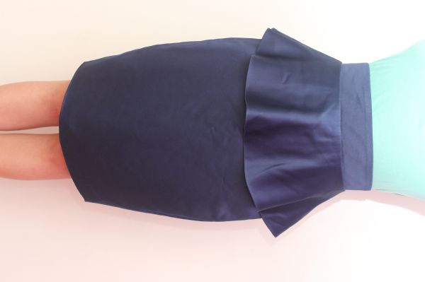 Saia lápis peplum